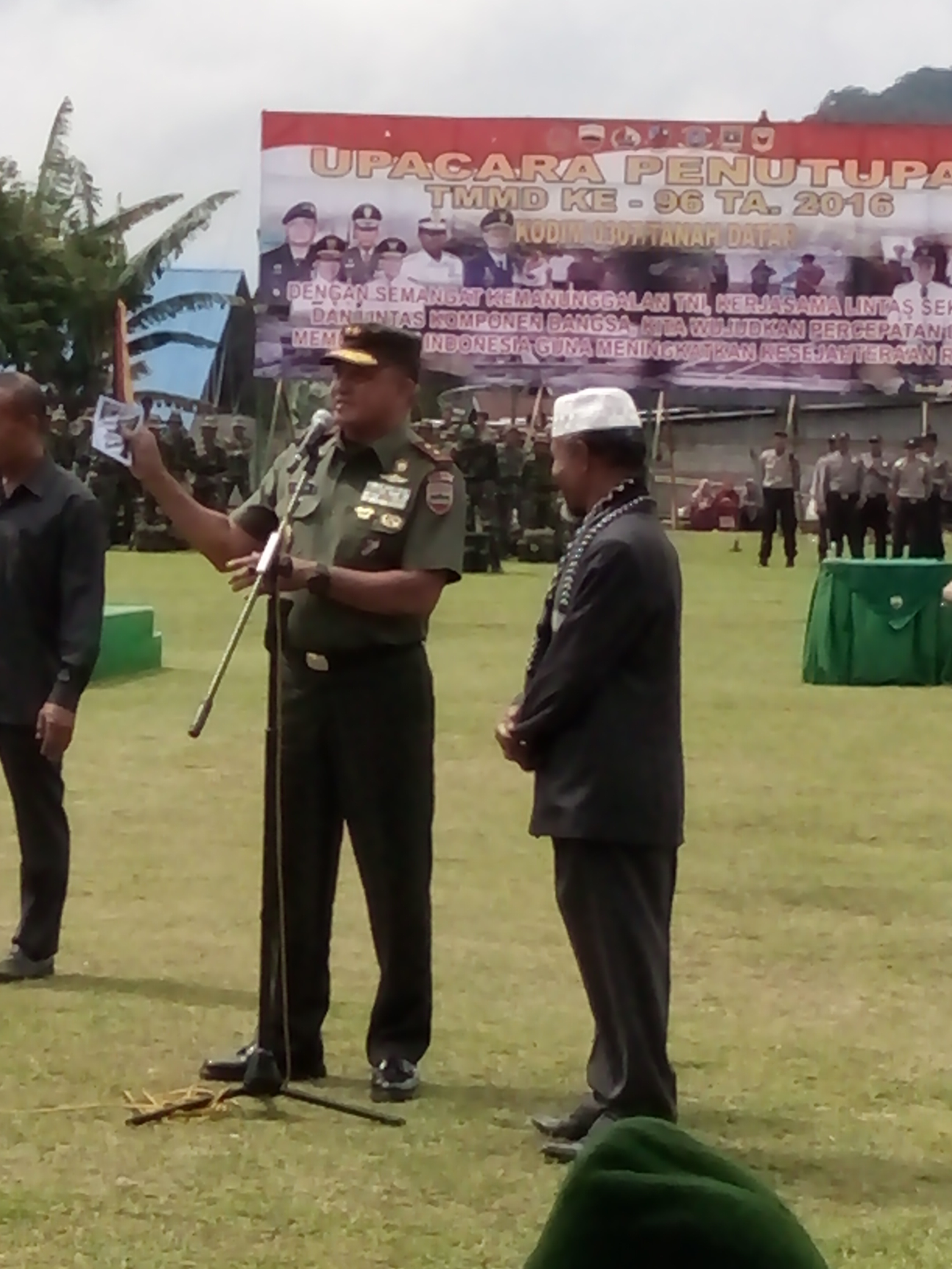 Penutupan TMMD/N Ke 96 Tahun 2016 di Tanah Datar Penutupan TMMD/N Ke 96 Tahun 2016 di Tanah Datar